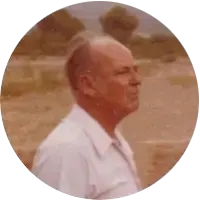 Foto del fundador de DEACERO