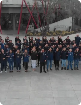 Personas agarrandose la mano